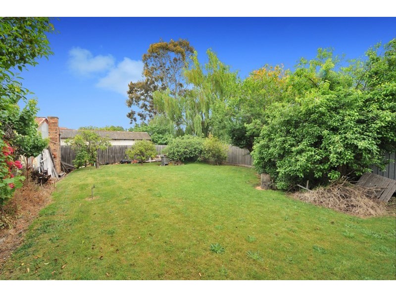 11 Paget Street, Hughesdale VIC 3166