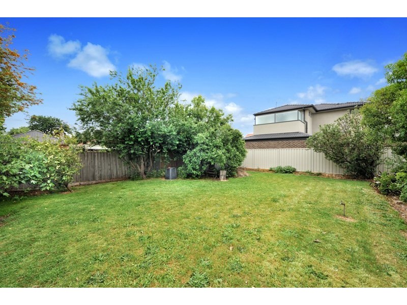 11 Paget Street, Hughesdale VIC 3166