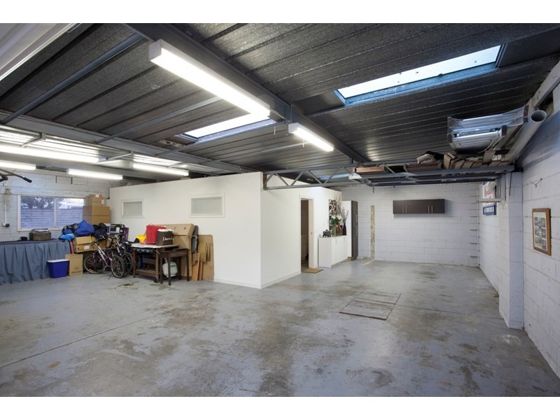 2 Brine Street, Hughesdale VIC 3166