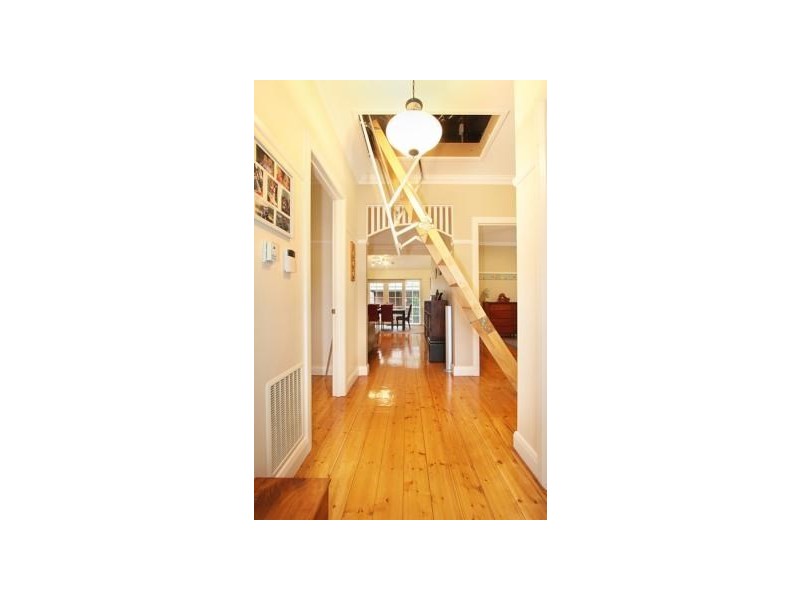 48 Gnarwyn Road, Carnegie VIC 3163