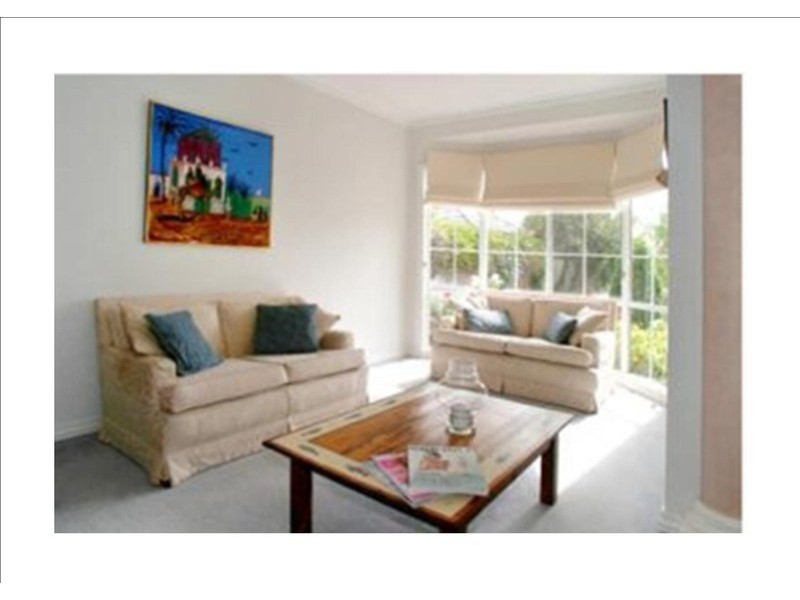 2/4 Eleebana Avenue, Hughesdale VIC 3166