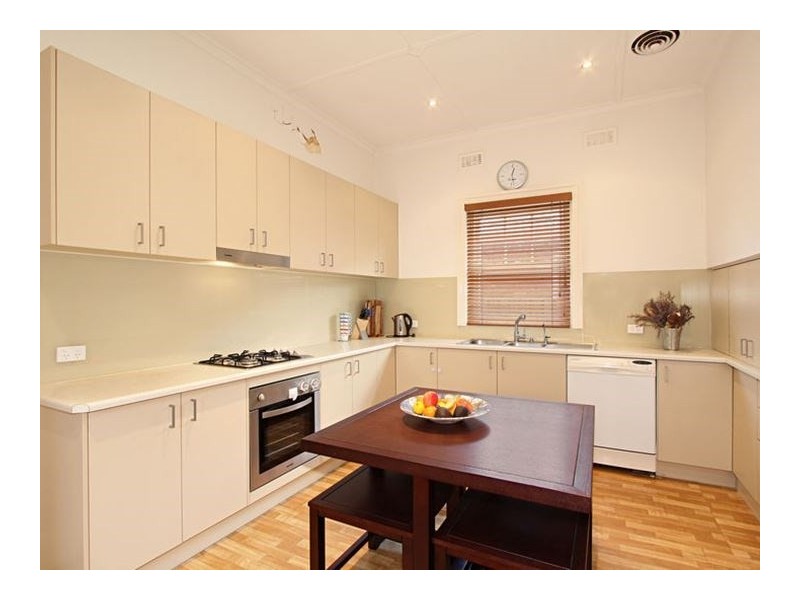 122 Kangaroo Road, Hughesdale VIC 3166