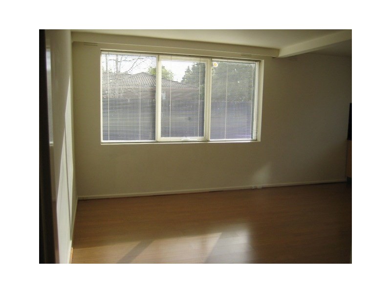 4/7 WILD CHERRY Road, Ormond VIC 3204