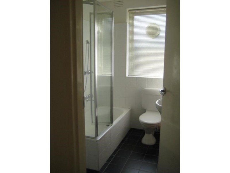 4/7 WILD CHERRY Road, Ormond VIC 3204