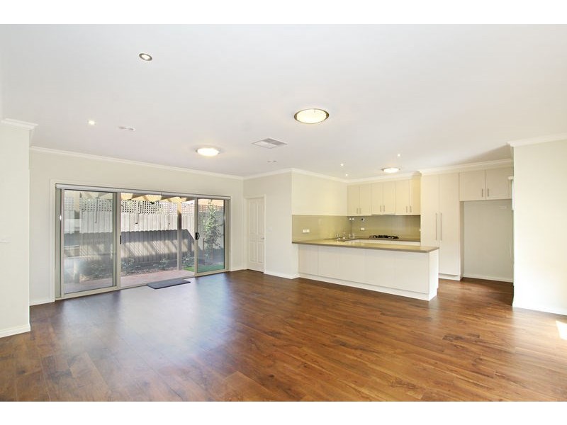 2/10 Omama Road, Murrumbeena VIC 3163