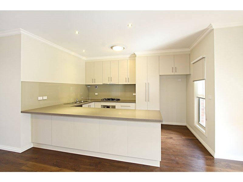 2/10 Omama Road, Murrumbeena VIC 3163