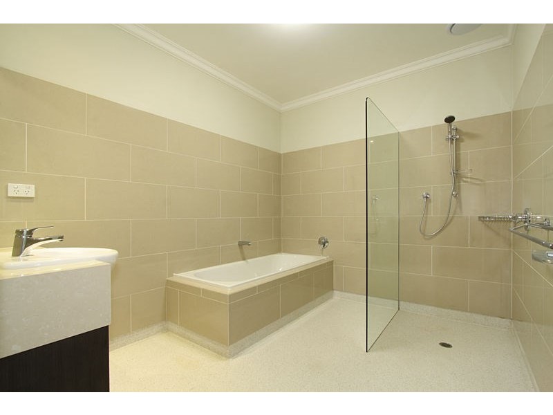 2/10 Omama Road, Murrumbeena VIC 3163