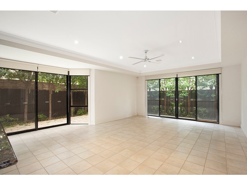 33 Winston Way, Murrumbeena VIC 3163