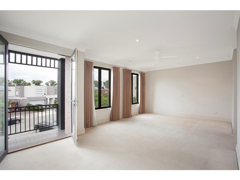 33 Winston Way, Murrumbeena VIC 3163