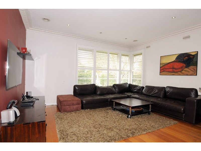 18 Moira Avenue, Carnegie VIC 3163