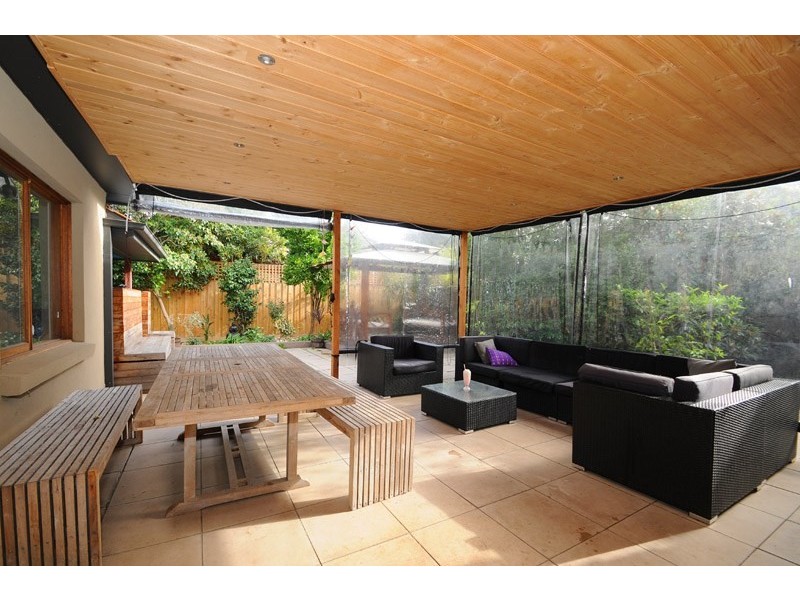 18 Moira Avenue, Carnegie VIC 3163