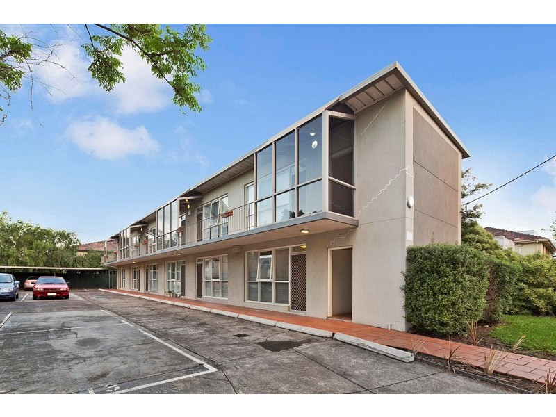 1/7 Truganini Road, Carnegie VIC 3163