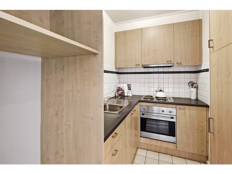 1/7 Truganini Road, Carnegie VIC 3163