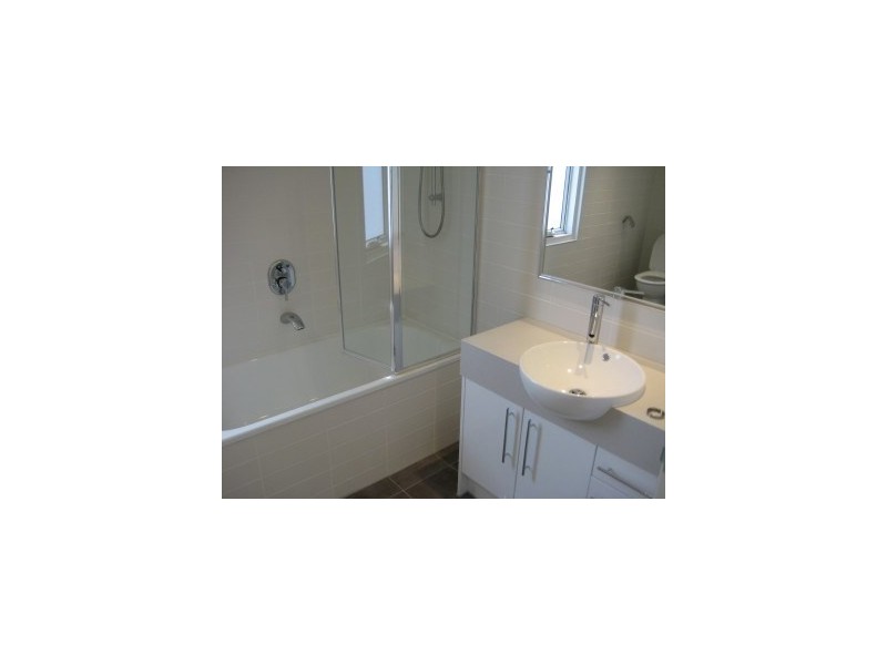 4/50 Poath Road, Hughesdale VIC 3166