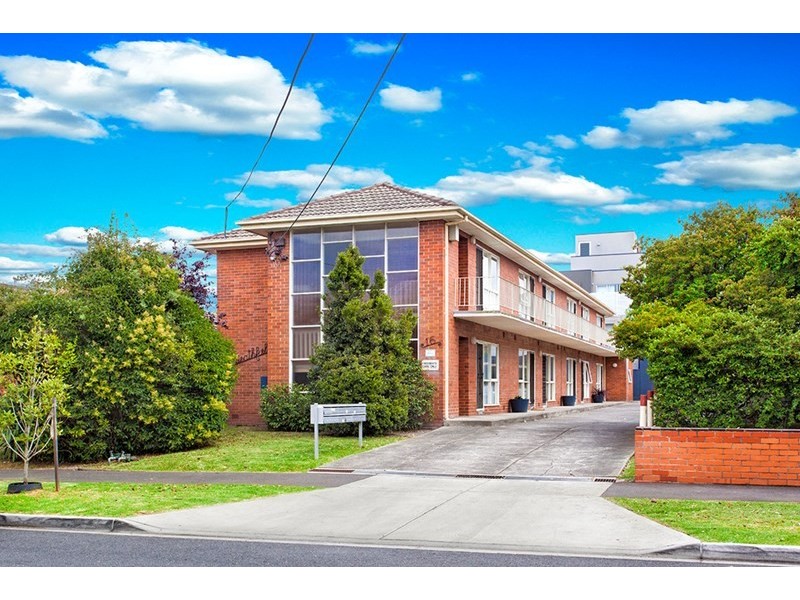 5/16 Kokaribb Road, Carnegie VIC 3163