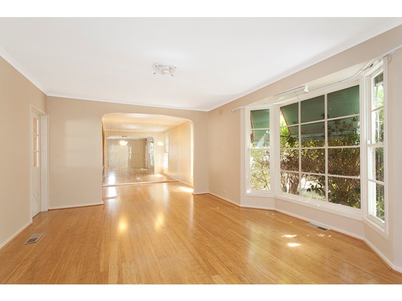 18 Wellesley Road, Glen Waverley VIC 3150