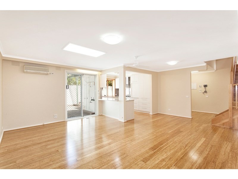 18 Wellesley Road, Glen Waverley VIC 3150