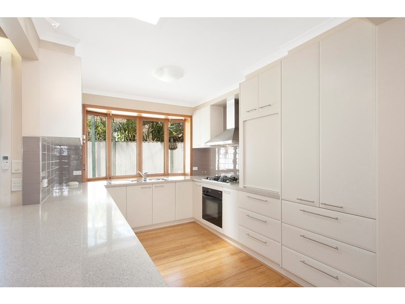 18 Wellesley Road, Glen Waverley VIC 3150