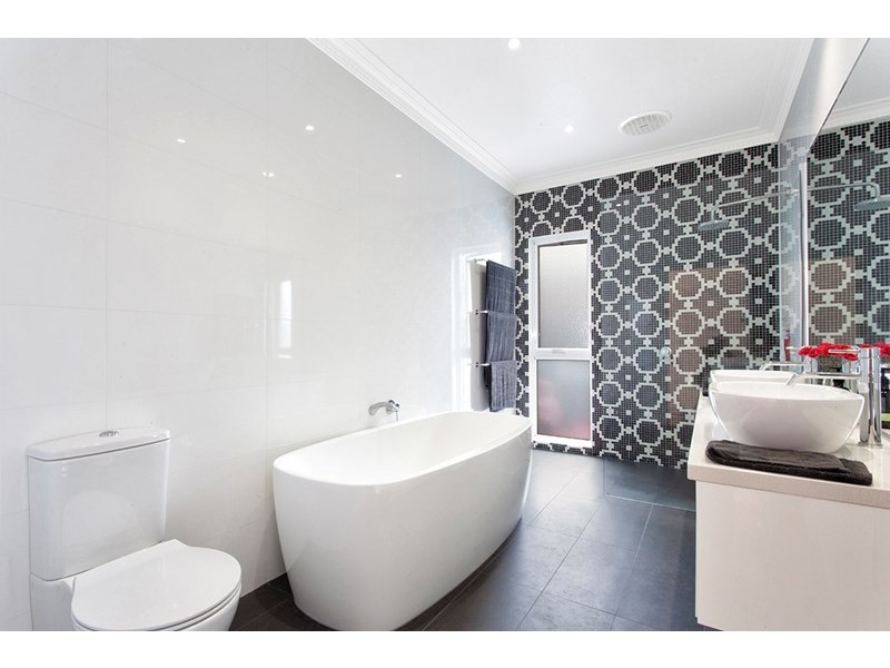 82 Miller Street, Carnegie VIC 3163