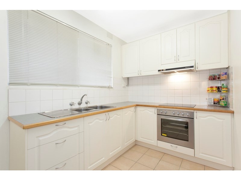 2/10 Rosstown Road, Carnegie VIC 3163