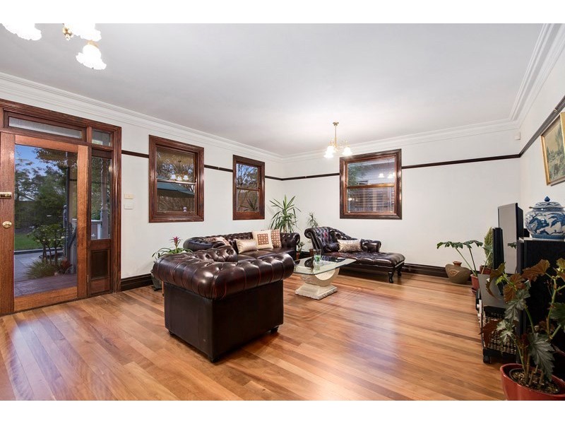 18 Ames Avenue, Carnegie VIC 3163