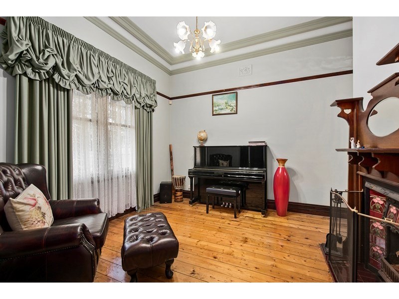 18 Ames Avenue, Carnegie VIC 3163