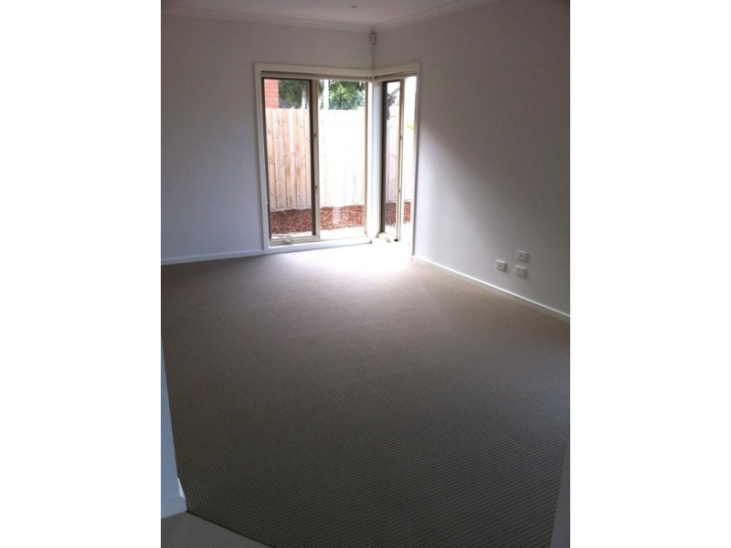 1/11 Surrey Crescent, Oakleigh East VIC 3166