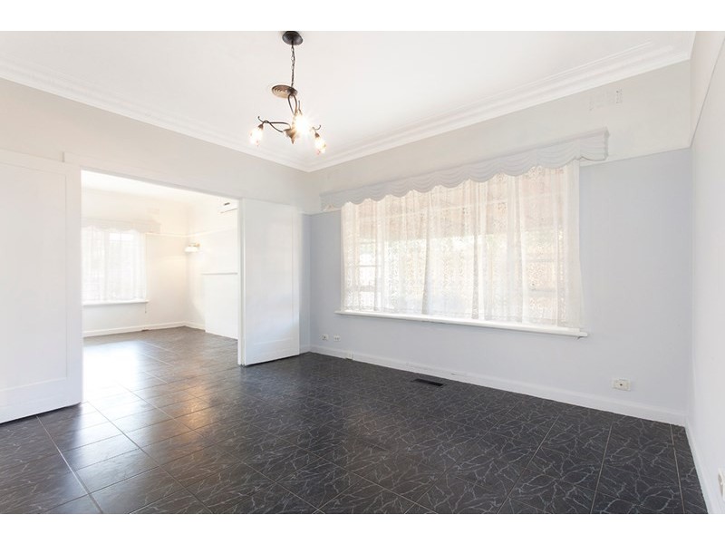 29 McLaurin Road, Carnegie VIC 3163