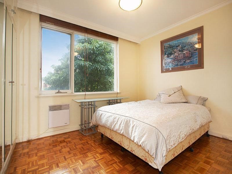 10/24 Alma Road, St Kilda VIC 3182
