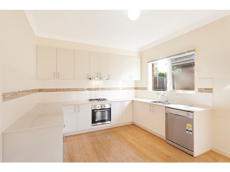 2/8 Beena Avenue, Carnegie VIC 3163