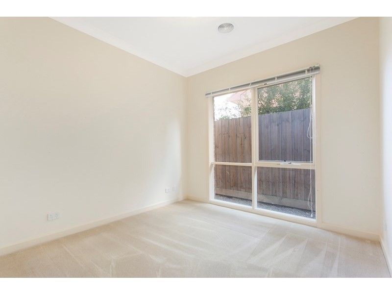 2/8 Beena Avenue, Carnegie VIC 3163