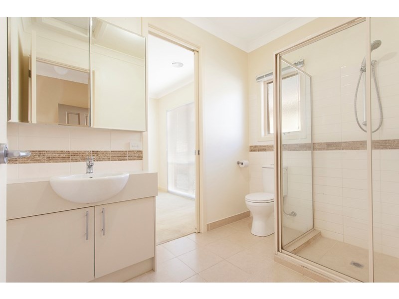 2/8 Beena Avenue, Carnegie VIC 3163