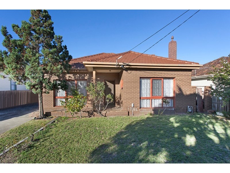 42 Eleebana Avenue, Hughesdale VIC 3166