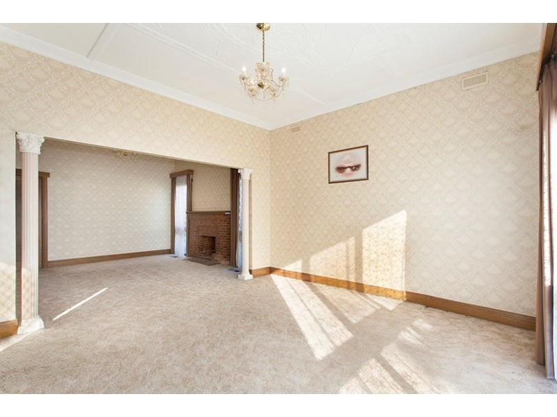 42 Eleebana Avenue, Hughesdale VIC 3166