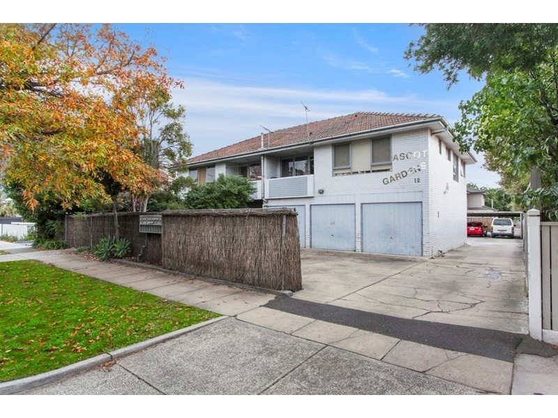 8/12 Maroona Road, Carnegie VIC 3163