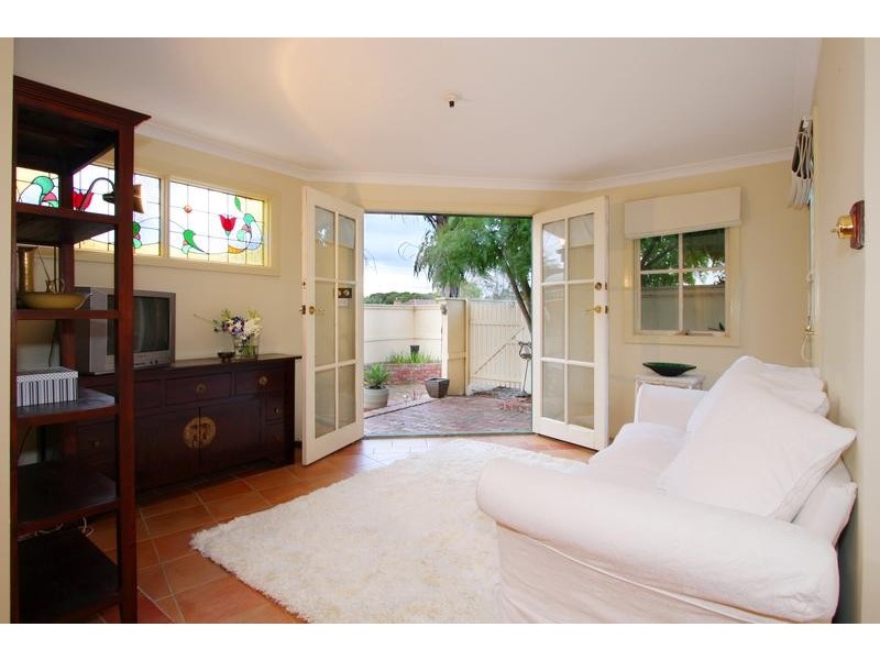 1/2 Kalymna Grove, Chadstone VIC 3148