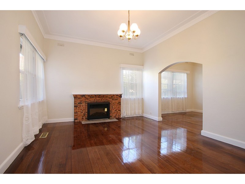 10 Woodlands Grove, Malvern East VIC 3145