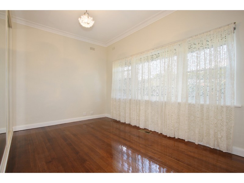 10 Woodlands Grove, Malvern East VIC 3145