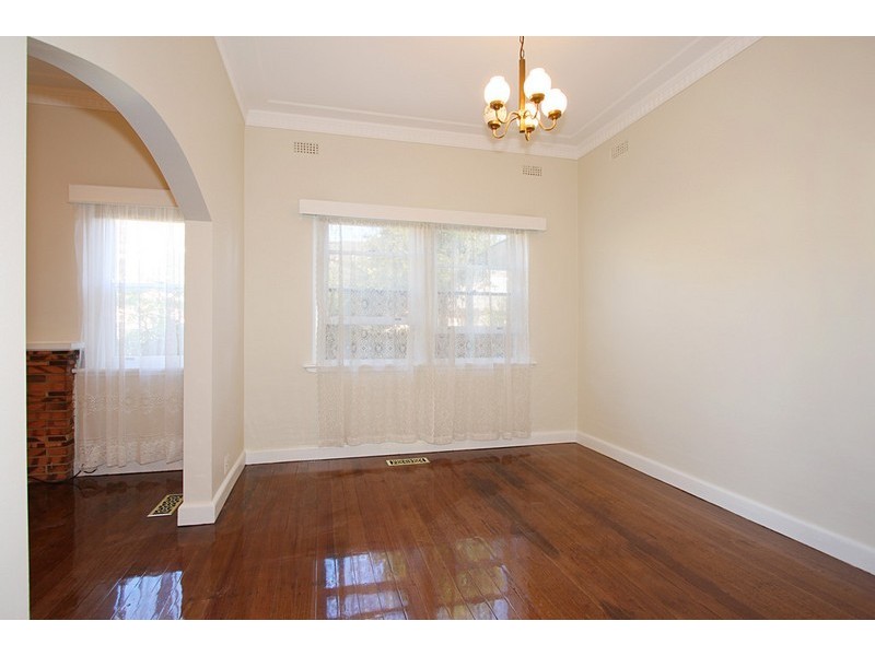 10 Woodlands Grove, Malvern East VIC 3145