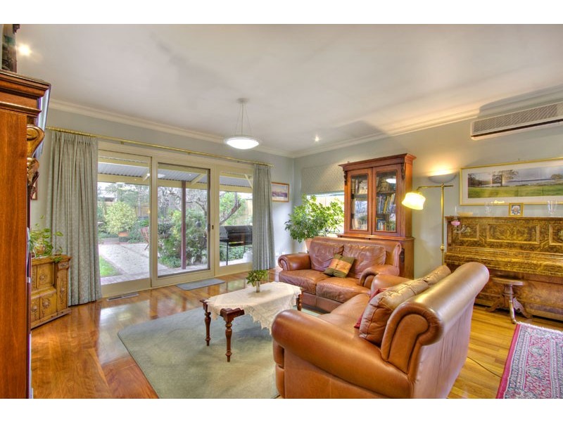 21 Chestnut Street, Carnegie VIC 3163