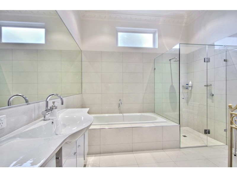 1 Rugby Road, Hughesdale VIC 3166