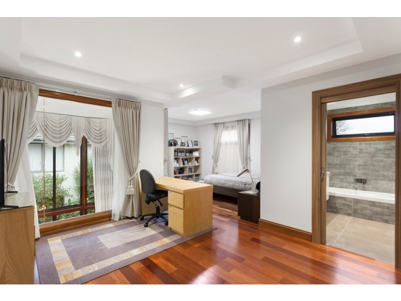 32 Elliott Avenue, Carnegie VIC 3163