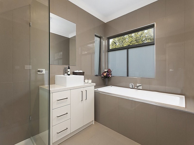 1-3/21 Banool Quadrant, Doncaster East VIC 3109