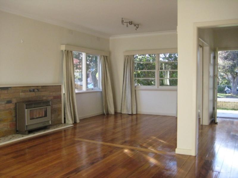 17 Normanby Street, Hughesdale VIC 3166