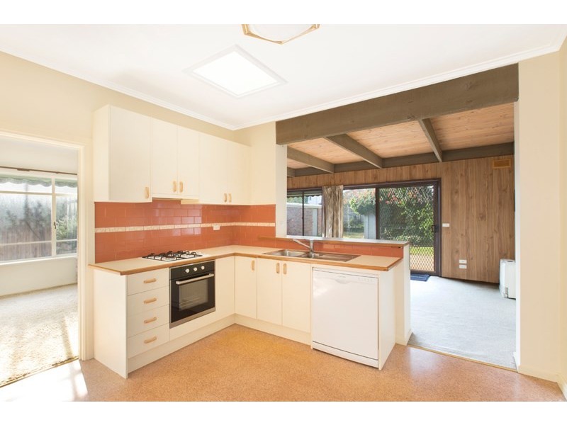 12 Carolyn Street, Hampton VIC 3188