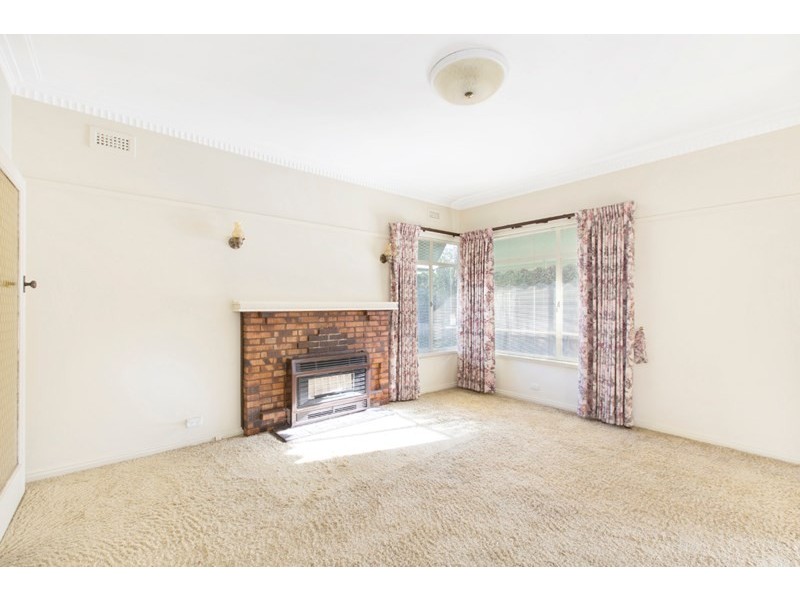 12 Carolyn Street, Hampton VIC 3188