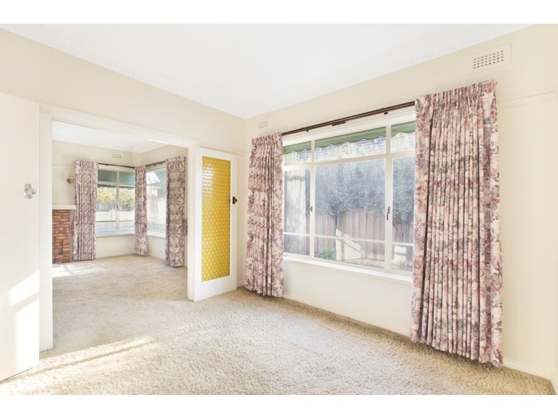 12 Carolyn Street, Hampton VIC 3188