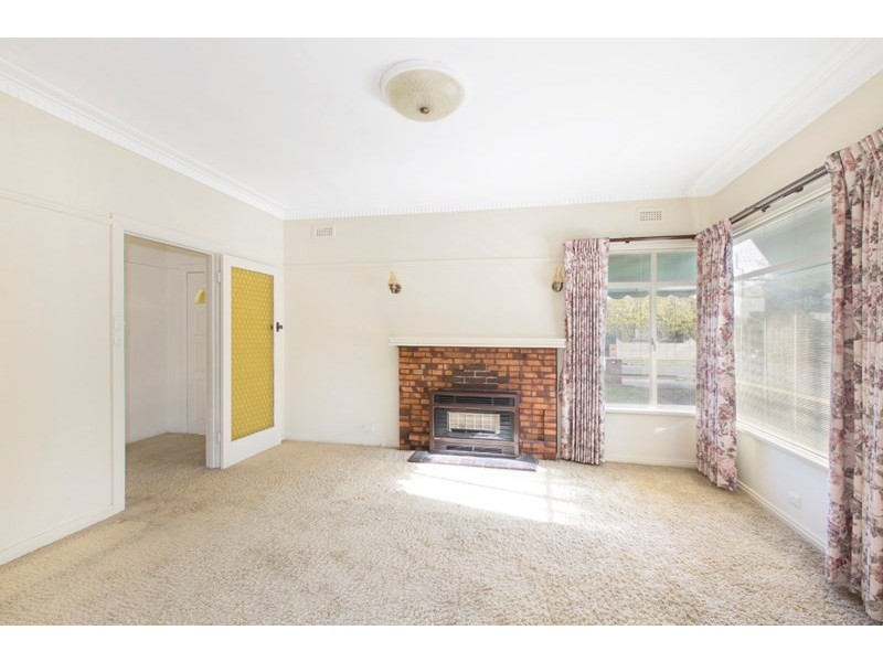 12 Carolyn Street, Hampton VIC 3188