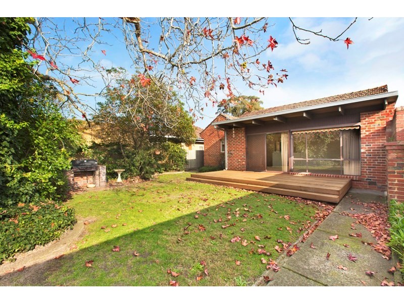 12 Carolyn Street, Hampton VIC 3188