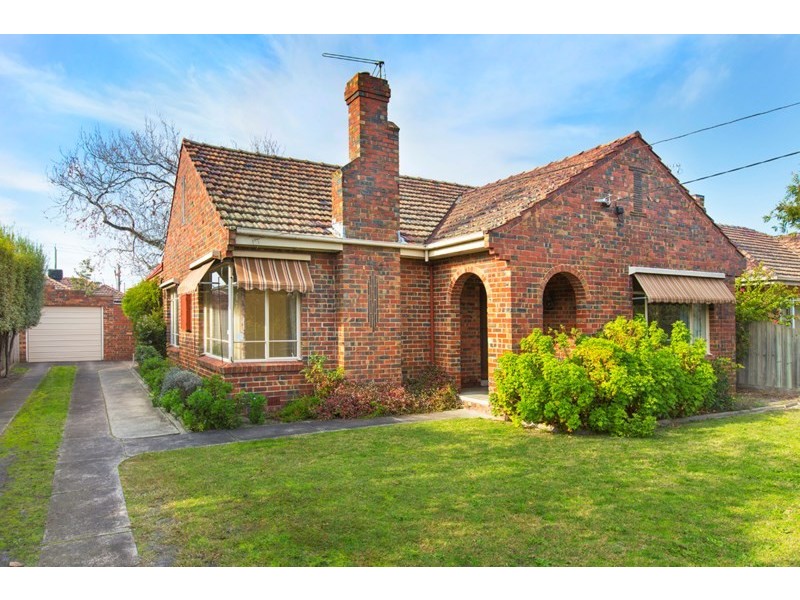 12 Carolyn Street, Hampton VIC 3188